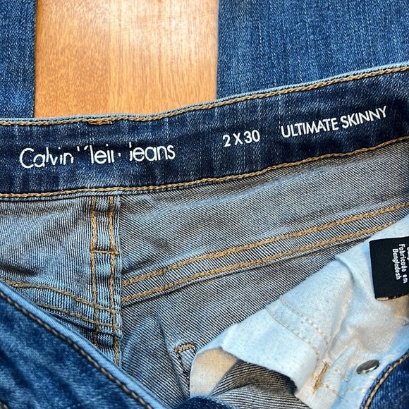 Calvin Klein Low Rise Skinny Jeans Size 2 - Picture 5 of 6